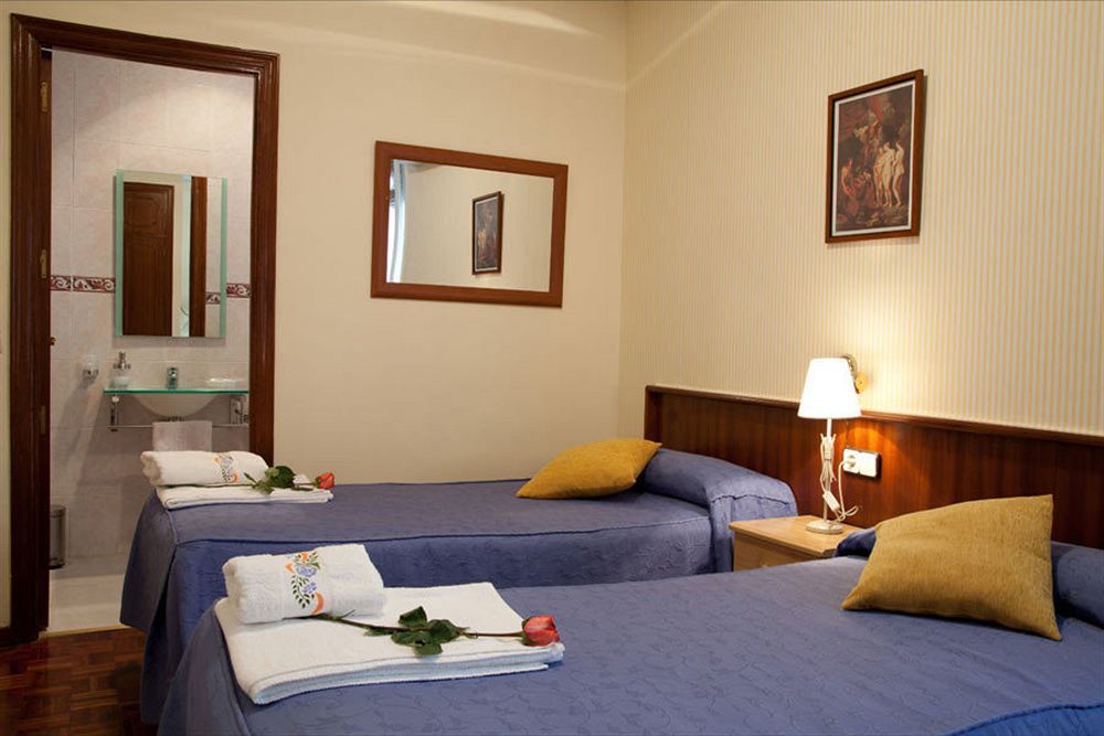 Pension San Isidro Madrid Exterior foto